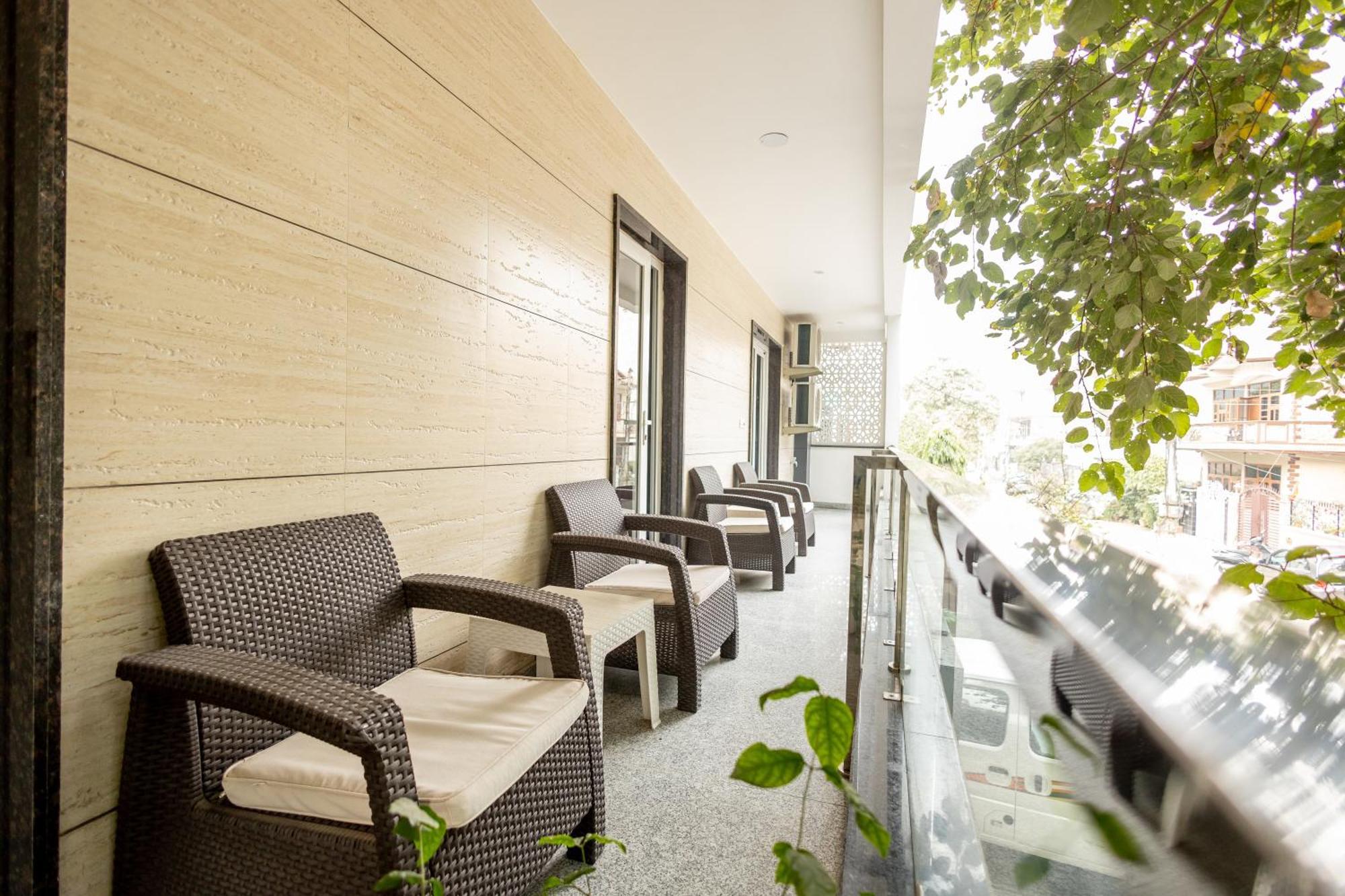 Hotel Krish - Near Medanta And Fortis Hospital Gurugram Gurgaon Exterior foto